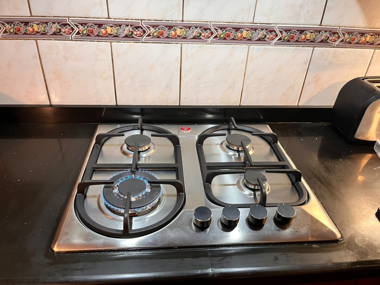 Instalación de encimera a gas